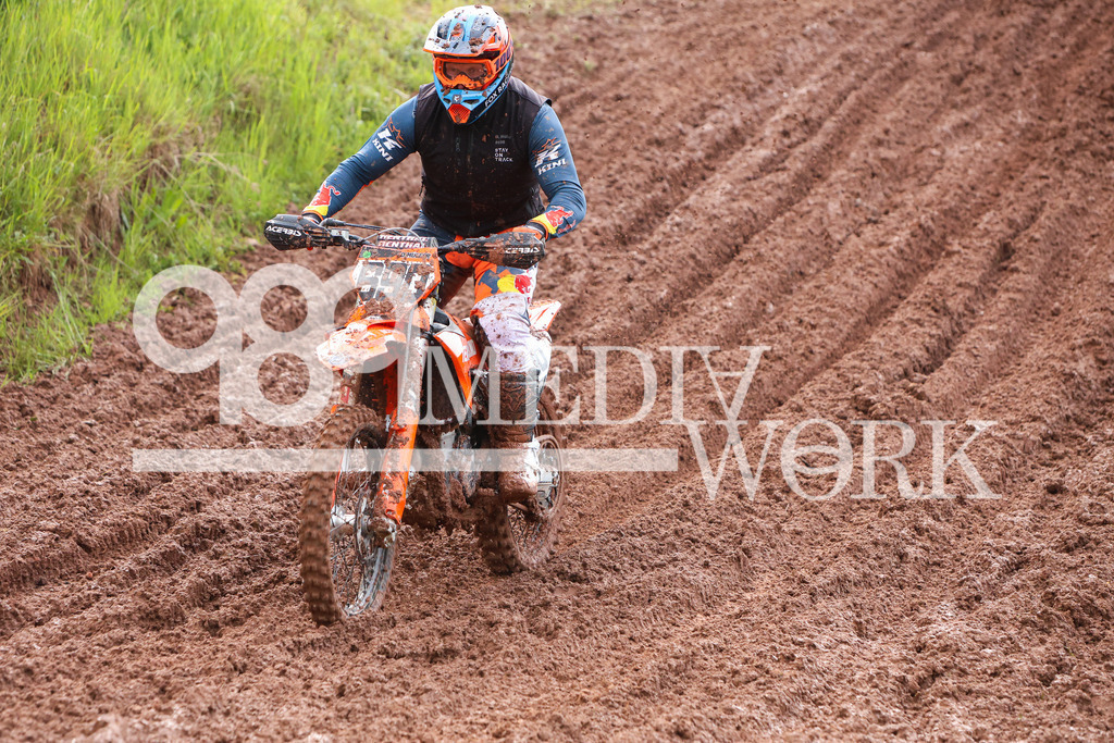 5E6A9918 | 989 MEDIAWORK