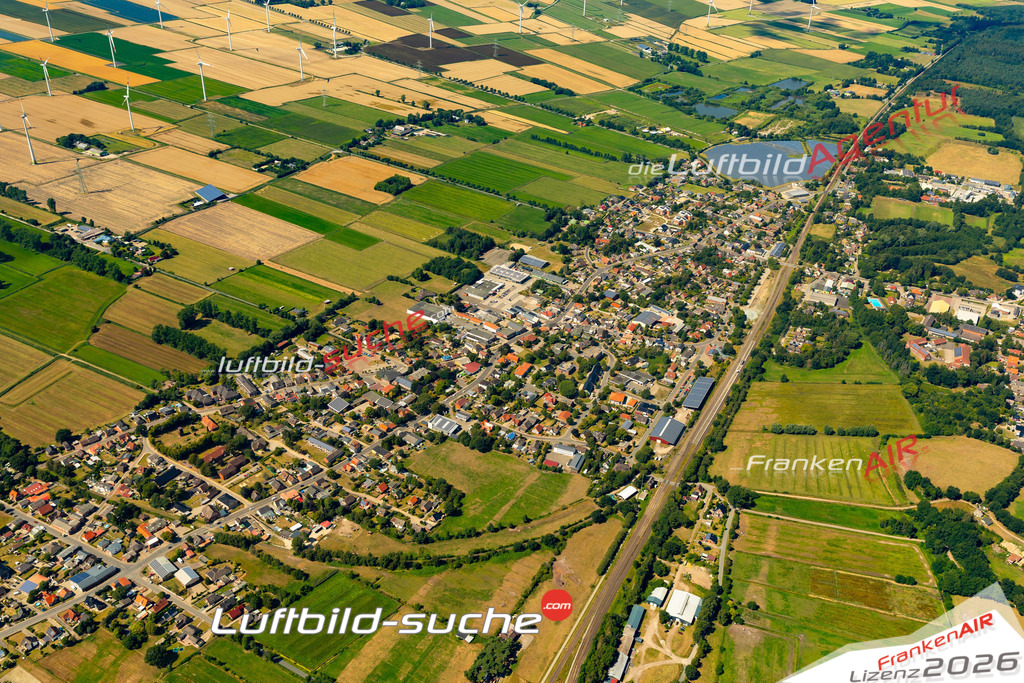 Das Luftbild der Stadt Sankt Michaelisdonn wurde 2022 vom Flugzeug heraus erstellt (keine Drohnen-Aufnahmen) Aufnahmehöhe ca.450 Meter- hohe Bildauflösung und Druck-Qualität. Garantiert!