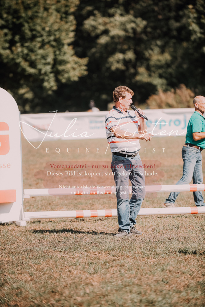 DSC_7357 | Pferde- und Turnierfotografie in Westsachsen. Pferdeportraits, Auftragszeichnungen und intuitive Kunst.