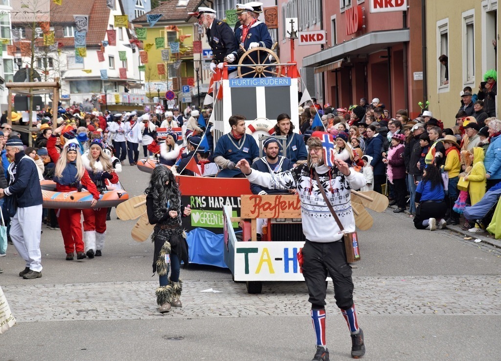 FasMontag _24-026-RA | Fotoblog Schwarzwald, Foto Blog Wiesental, Pfaffenberg, Winterzauber, Zeller Bergland, Zell im Wiesental, Fotoblog Wiesental, Landschaftsfotos, Bilder Wiesental, Natur, Naturbilder, Fastnacht, Zeller Fastnacht, Zeller Fasnacht, Zeller Bergland, Belchen, - Realisiert mit Pictrs.com