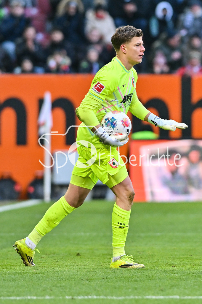 FC Augsburg - 1. FC Heidenheim | AUGSBURG, GERMANY - 15. FEBRUARY: am Ball Finn DAHMEN (FC Augsburg 1) / Einzelfoto / Freisteller während dem Bundesligamatch zwischen dem FC Augsburg und dem 1. FC Heidenheim am 22. Spieltag in der WWK-Arena / DFL REGULATIONS PROHIBIT ANY USE OF PHOTOGRAPHS AS IMAGE SEQUENCES AND/OR QUASI-VIDEO