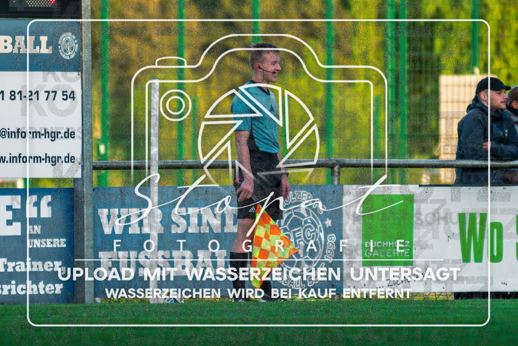 Bezirksliga Herren LG - Buchholzer FC vs Eintracht Munster | Bjarne Koenig (Schiedsrichterassistent); Bezirksliga Herren LG - Buchholzer FC vs Eintracht Munster am 08.05.26 in Sportzentrum Buchholz, Buchholz i.d.N. - Realisiert mit Pictrs.com