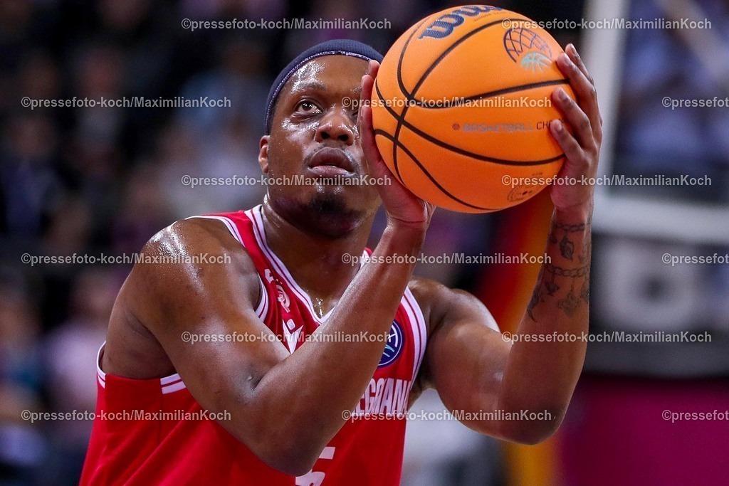 BCL08012501011 | 08.01.2025, Basketball Champions League, 1. Spiel Play-In, Telekom Baskets Bonn - Pallacanestro Reggiana, Telekom Dome: Cassius Winston (Pallacanestro Reggiana #5)
