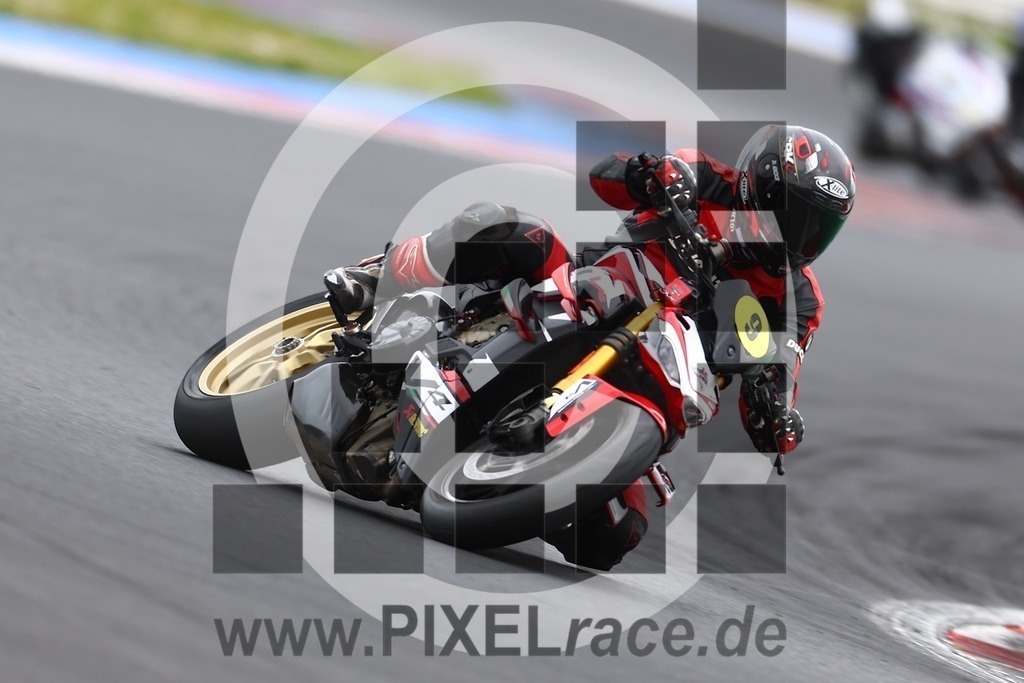 inst09-20260331_02148 | Schöne Erinnerungen an spannende Momente - das festzuhalten ist unser Job. PIXELrace.de ist seit 2003 auf den Rennstrecken Europas unterwegs um die Action draußen beim Fahren und die wunderbare Stimmung imm Fahrerlager für euch einzufangen.