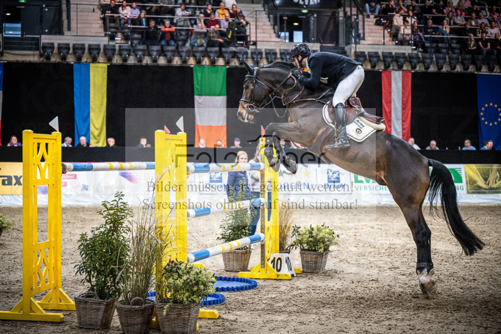 DOS_3399 | Entdecke hochwertige Reitturnierfotos von Foto Oger. Professionell, emotional und authentisch – jetzt Lieblingsmomente im Shop bestellen.Deutschlandweite Turnierfotografie. - Realisiert mit Pictrs.com