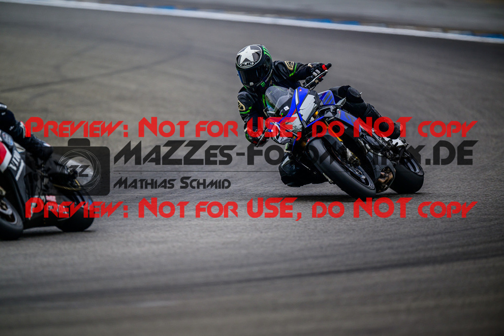 MaZZes_FotoMatrix_240614_6007705_9765 | WEISS