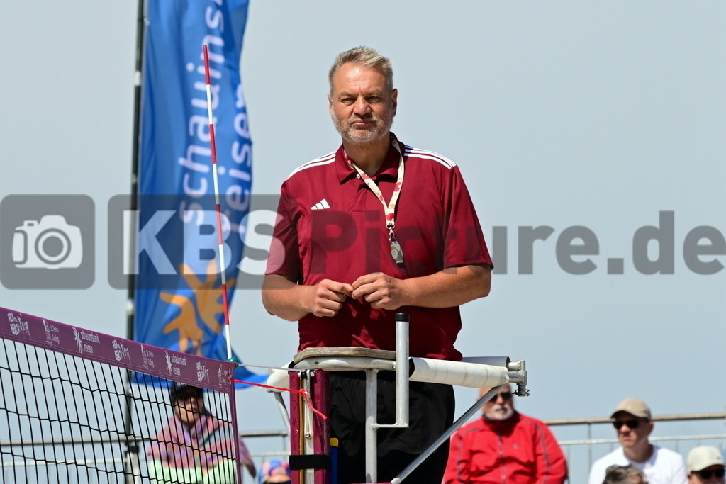 KBS Picture_Rock-The-Beach_Beachvollyball_047 | Mattner Joachim Schiedsrichter ,Rock the Beach - die Nationale Beach-Vollyball Serie mit Festival-Charakter auf der Sandbank Strand in Ording vom 04.07. - 06.07.2025 , Qualifikation zur Deutschen Meisterschaft , - Realisiert mit Pictrs.com