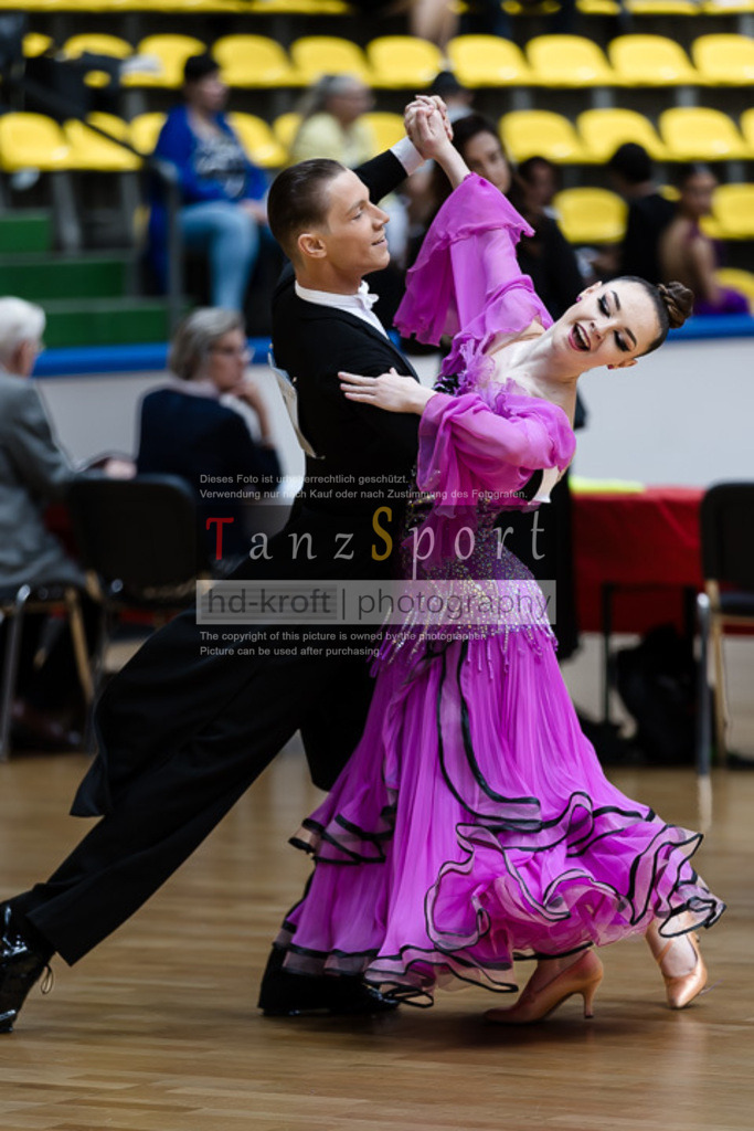 20250517_HessenTanzt_WDSF_IntOpen_Std_1544 | Tanzsportbilder, Standardtanz, Lateintanz, WDSF, DTV, LTVB, dancecomp, goc, hessen tanzt, blaues band der spree, walzer, tango, wiener walzer, slowfox, quickstepp, samba, rumba, cha-cha-cha, paso doble. jive, hd-kroft photography, turniertanzsport