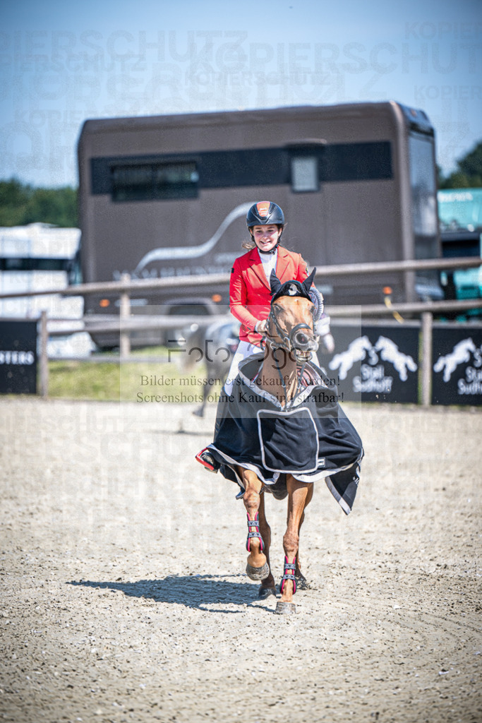 DOS_2920 | Entdecke hochwertige Reitturnierfotos von Foto Oger. Professionell, emotional und authentisch – jetzt Lieblingsmomente im Shop bestellen.Deutschlandweite Turnierfotografie. - Realisiert mit Pictrs.com