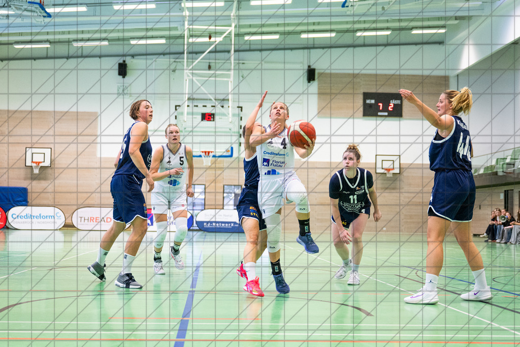 DBBL Pokal 25/26 | Runde 02 | BBC Osnabrück vs. New Basekets Oberhausen | POTRATZ-BRAMSCHER Annemarie (BBC Osnabrück #4) //  21.09.25: DBBL Pokal 25/26 | Runde 02 | BBC Osnabrück vs. New Basekets Oberhausen / Osnabrück / Deutschland  //   CREDIT:www.bullenfotos.de, Martin König, Hörner Weg 40, D-49078 Osnabrück, +4917663732967 // Nutzung und Weitergabe nur zu den vereinbarten Zwecken. Presseanfragen an Ersteller. Alle Rechte beim Ersteller. Honorierung nach MFM. - Realisiert mit Pictrs.com