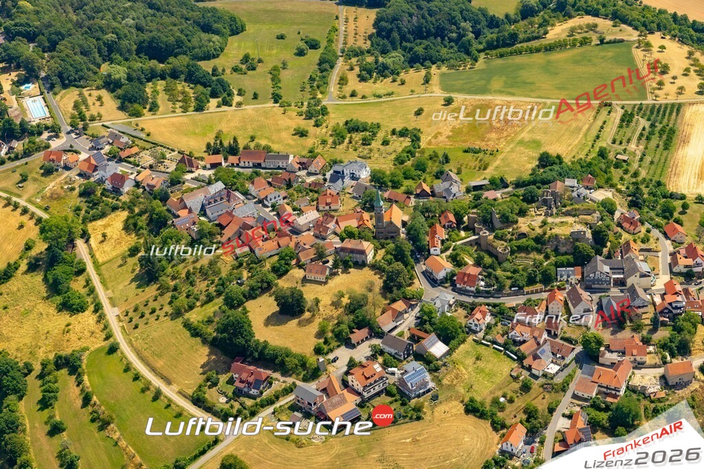 Das Luftbild zeigt : Altenstein Maroldsweisach - Die Luftaufnahme wurde 2023 vom UL-Flugzeug aus erstellt ( keine Drohne ) - Hochauflösende Luftaufnahme - Für grossformatige Ausdrucke geeignet. Die Geschenkidee !Mit Lizenz und Bildrechte bestellbar