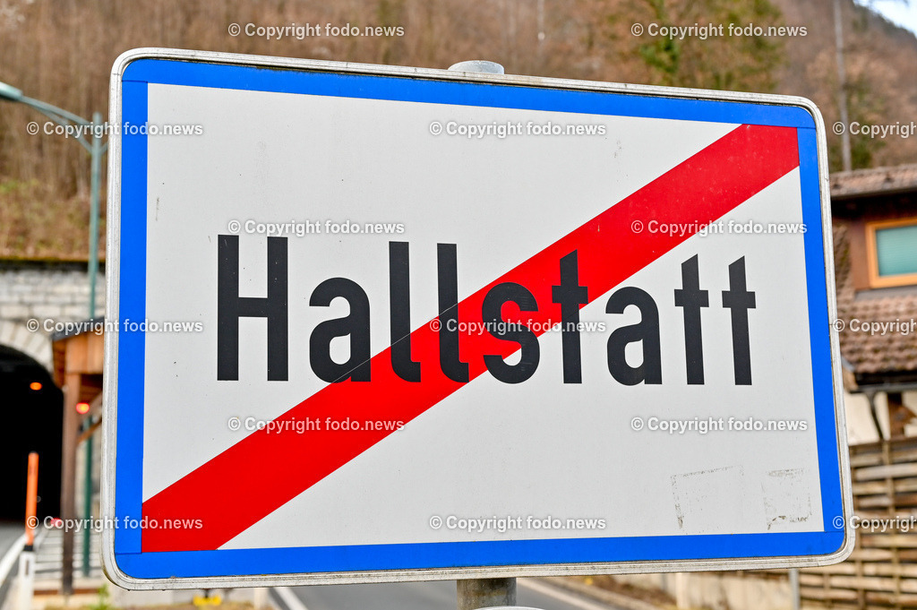 Hallstatt_ 13.01.2023-37 | 13.01.2023, Hallstatt, AUT, Hallstatt, im Bild Ortstafel, Ortsschild, Ortsende, Tafel, Schild