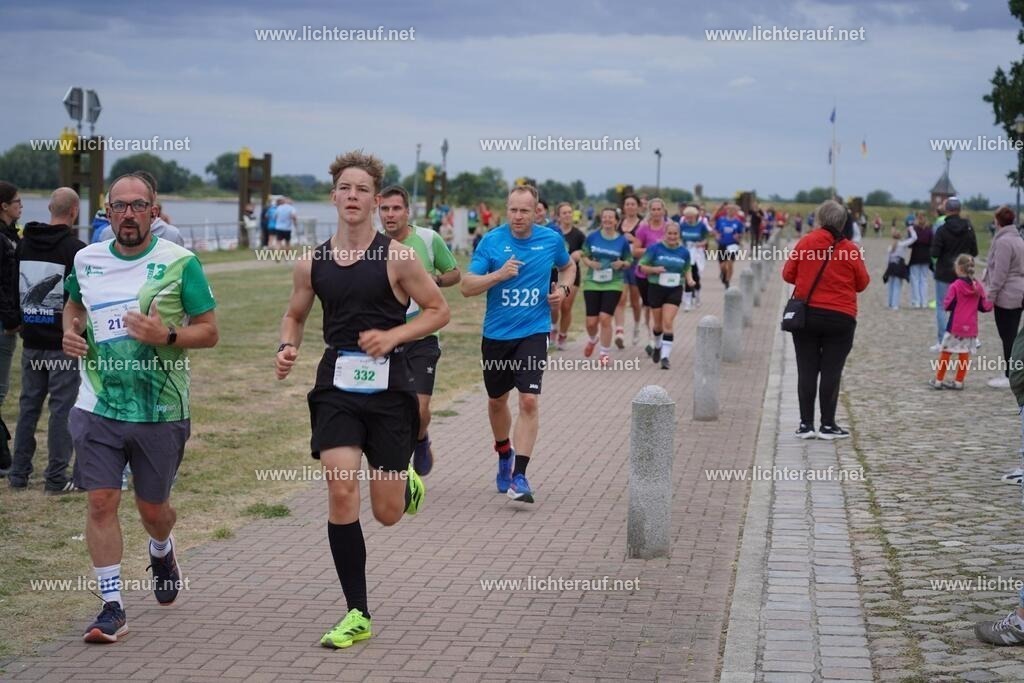 DSC05279 | Lichterlauf  - Realisiert mit Pictrs.com