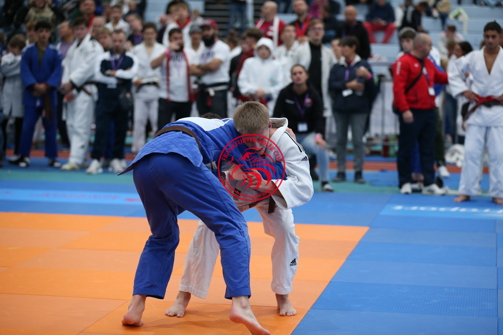 AT3Y0740 | Fotos vom Adler Cup - Pictures from Adler Cup

Hier findet Ihr alle Eindrücke und großen Momente der Adler Cup Wochenenden. Here you will find all impressions and great moments of the Adler Cup weekends. - Realisiert mit Pictrs.com