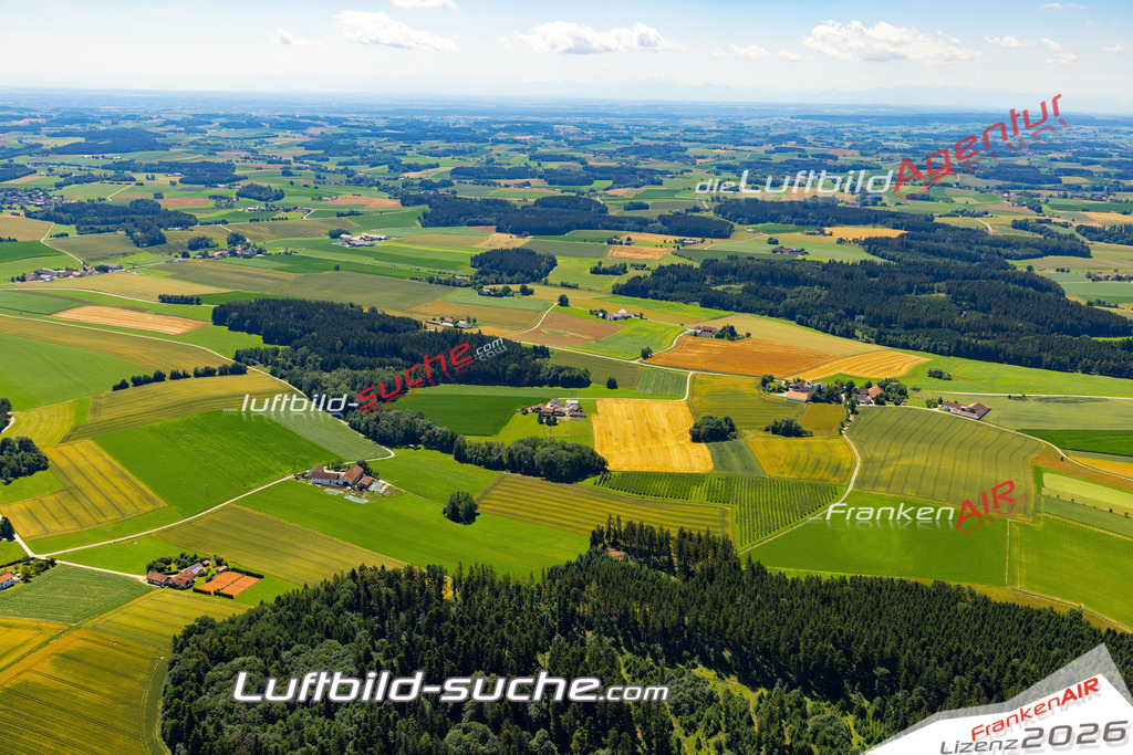 Aktuelles Luftbild von Hasenreit Bodenkirchen - Die Luftaufnahme wurde 2022 mittels UL-Flugzeug erstellt ( keine Drohne ) - hochauflösende Kamera-Systeme von  Canon -Beste Qualität - Für grossformatige Ausdrucke geeignet. Die Geschenkidee !