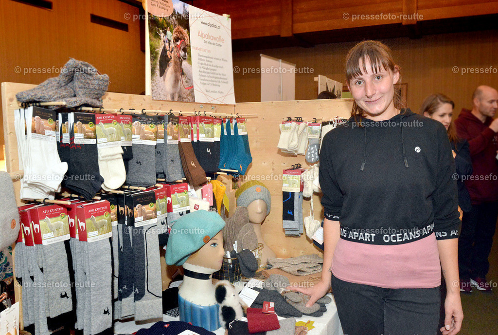 19-news-2022-Okt16-Frauenmesse-WB-ALPAKAWOLLE-WTV_4986 | Info aus dem Bezirk Reutte/Ausserfern Tirol sowie eine umfangreiche Bilddatenbank über die gesamte Region: Lechtal, Talkessel Reutte, Tannheimertal, Zwischentoren. Lech, Plansee, Zugspitze, Grenztunnel, B179, Fernpassstraße, Verkehr, Lawinen, Tradition, - Realisiert mit Pictrs.com