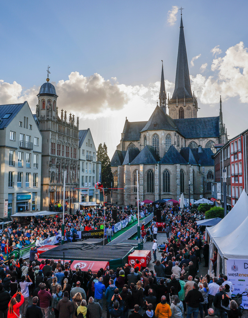 top-top.de 240913-186 | Foto, Video, Fotografie, Videografie, Fotobox, DJ, Discjockey, Musik, Musikbox, Veranstaltung, Photobooth, Amazon, Ebay, Buchtipp, Bestseller, Autor, Verlag, Buch, Wesel, Hamminkeln, NRW, Dinslaken, Rees, Drohne, Hochzeit, Party, Fotobox, Wesel, Fotograf