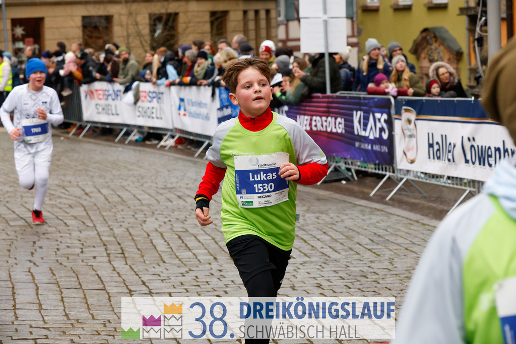 1700m Stadtwerke Jugendlauf | 3 Koenigslauf 2024 1700m Stadtwerke Jugendlauf - Realisiert mit Pictrs.com