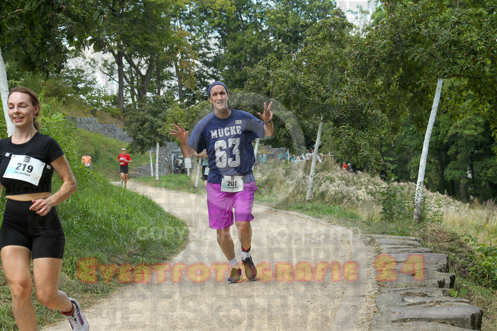 250824_1300_EX1_1121 | Sportfotografie im Rhein-Sieg Kreis, Köln, Bonn, NRW, Rheinland Pfalz, Hessen, etc. Unser Tätigkeitsfeld umfasst den Laufsport vom Volkslauf über den Marathon, Duathlon, Triathon bis zum Ultralauf wie Kölnpfad Ultra oder Schindertrail.