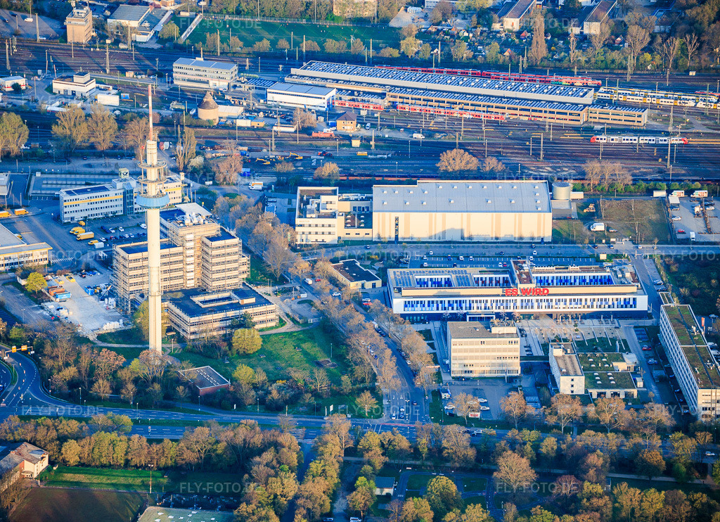 Luftbild: Fernmeldeturm Ludwigshafen, Campus der Hochschule Ludwigshafen, MOSTER Elektrogroßhandel GmbH und Briefzentrum 67 der Deutschen Post im Ortsteil Mundenheim in Ludwigshafen im Bundesland Rheinland-Pfalz in Deutschland.Foto: IMG_153755.jpg vom 23.03.2026 durch Werner Riehm/FLY-FOTO.deAuflösung des Originals: 5415 x 3926 pxWWW.HWG-LU.DEES WIRD – kulturwerkWWW.MOSTER.DEWWW.PAKETDA.DE