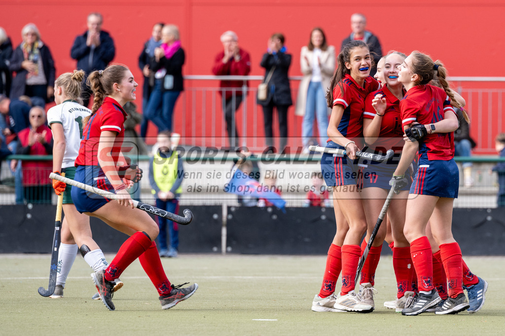 SFE_20231022_0155 | Deutsche Meisterschaft Weibliche U16 Finale Uhlenhorst Mülheim - Düsseldorfer HC am 22.10.2023 in Köln (Düsseldorfer Hockeyclub 1905 e.V.), Photo: Stephan Fehrmann 2023 (Sports-Gallery)