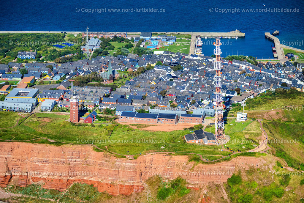 Helgoland_Oberland_ELS_3946280824 | HELGOLAND 28.08.2024 Ortsansicht an der Meeres-Küste " Oberland " in Helgoland im Bundesland Schleswig-Holstein, Deutschland. Weiterführende Informationen bei: Helgoland Tourismus-Service. // Townscape on the seacoast " Oberland " in Helgoland in the state Schleswig-Holstein, Germany. Further information at: Helgoland Tourismus-Service. Foto: Martin Elsen
