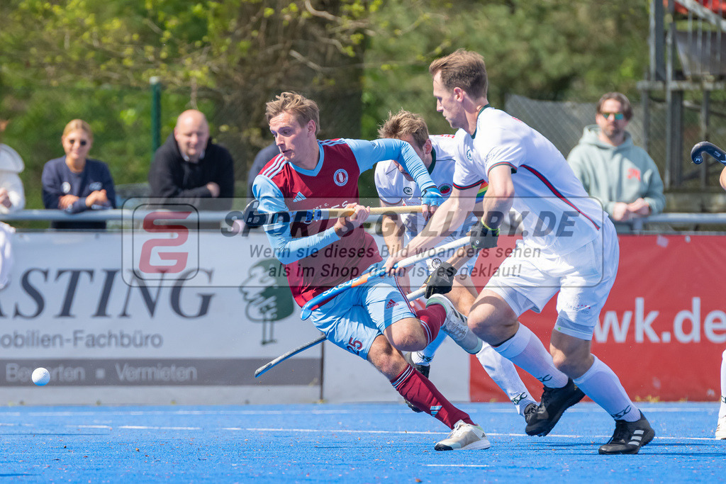 HK_20240414_100512 | 1. Bundesliga Hockey Herren Crefelder HTC - UHC Hamburg am 14.4.2024 CHTC, Krefeld , Müller Hannes Wulf ( UHC Hamburg #25 ) , Linus Michler ( Crefelder HTC #7 )