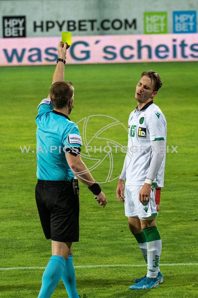 SV Ried vs Fc Wacker Innsbruck | RIED,AUSTRIA,17.JUL.20 - SOCCER - HPYBET 2. Liga, SV Ried vs FC Wacker Innsbruck. Image shows yellow card for Thomas Kofler (Wacker).
Photo: SMP/Andreas Willdoner