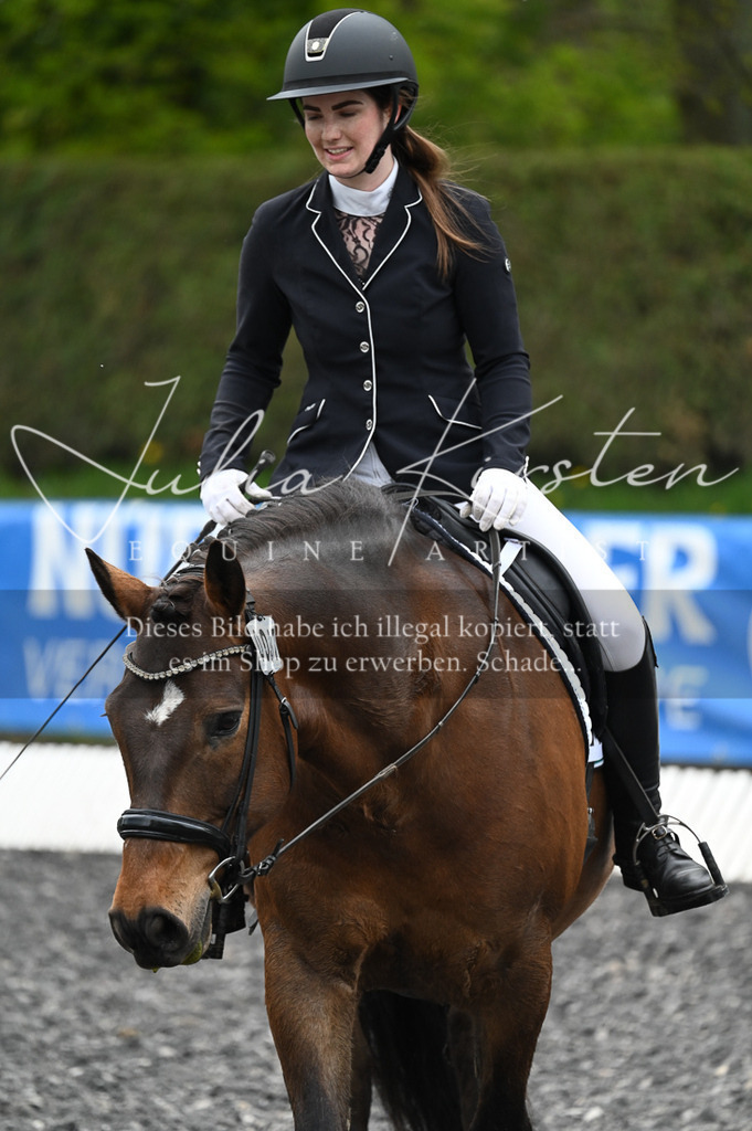 20230512_JK-Röhrsdorf-07-150 | Pferde- und Turnierfotografie in Westsachsen. Pferdeportraits, Auftragszeichnungen und intuitive Kunst.