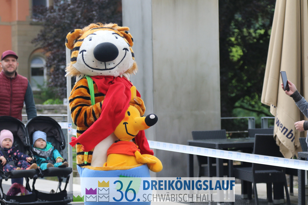 AOK Junior Cup 400m | 3Königslauf 2022 AOK Junior Cup 400m - Realisiert mit Pictrs.com