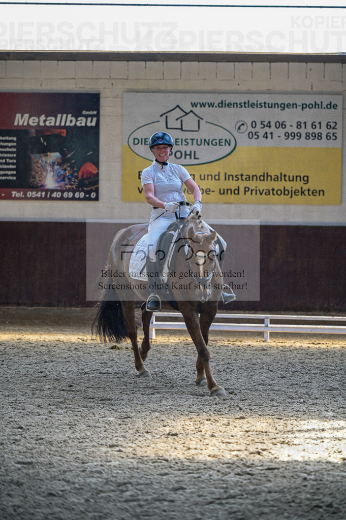 Reitturnier Voxtrup | Entdecke hochwertige Reitturnierfotos von Foto Oger. Professionell, emotional und authentisch – jetzt Lieblingsmomente im Shop bestellen.Deutschlandweite Turnierfotografie. - Realisiert mit Pictrs.com