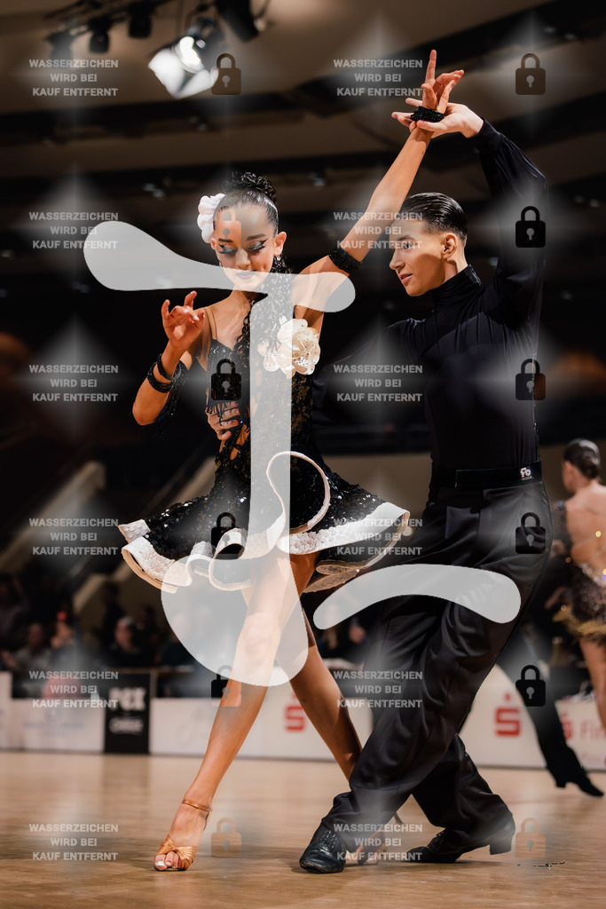 Goldstadtpokal 2025 - WDSF Open Latin Youth 11th (87) Krzysztof Kotas _ Madeleine Bouvier (France)-2025-01-25-6769 | Webshop for digital downloads and prints of dance sport, event & show photographer Julian Link - Realisiert mit Pictrs.com