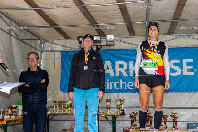 7. Int. Kärnten Marathon 2024 -  Siegerehrung | Bildershop von pixelworld.at - Realisiert mit Pictrs.com