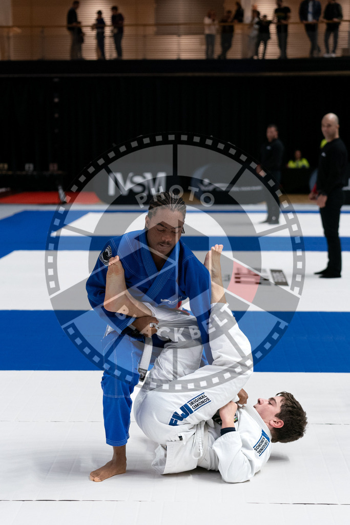 20241012PBB0973 | Athletes compete during the AJP Tour Europe Continental Jiu-Jitsu Youth Championship on October 12, 2024, in Almere near Amsterdam, Netherlands. © Chiara Dazi / photoblackbelt