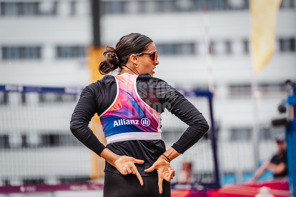 Beachvolleyball | Frauen | Allianz German Beach Tour 2025 | Tourstop Hamburg | 30.05.2025 | Shana Zobrist gibt Zeichen