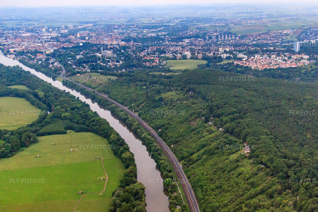 Luftbild: Wochenendhäusser über dem Mainhang an der Bismarckhöhe in Schweinfurt im Bundesland Bayern in Deutschland. Foto: IMG_65860.jpg vom 29.05.2014 durch Werner Riehm/FLY-FOTO.de
