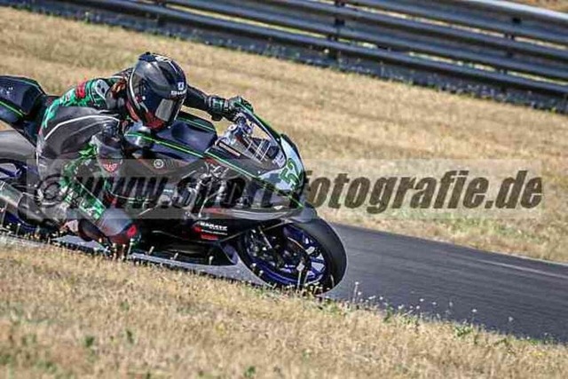 pubi3889 | Professionelle Fotos von Sportveranstaltungen, aber auch Hochzeiten und anderen Events. - Realisiert mit Pictrs.com