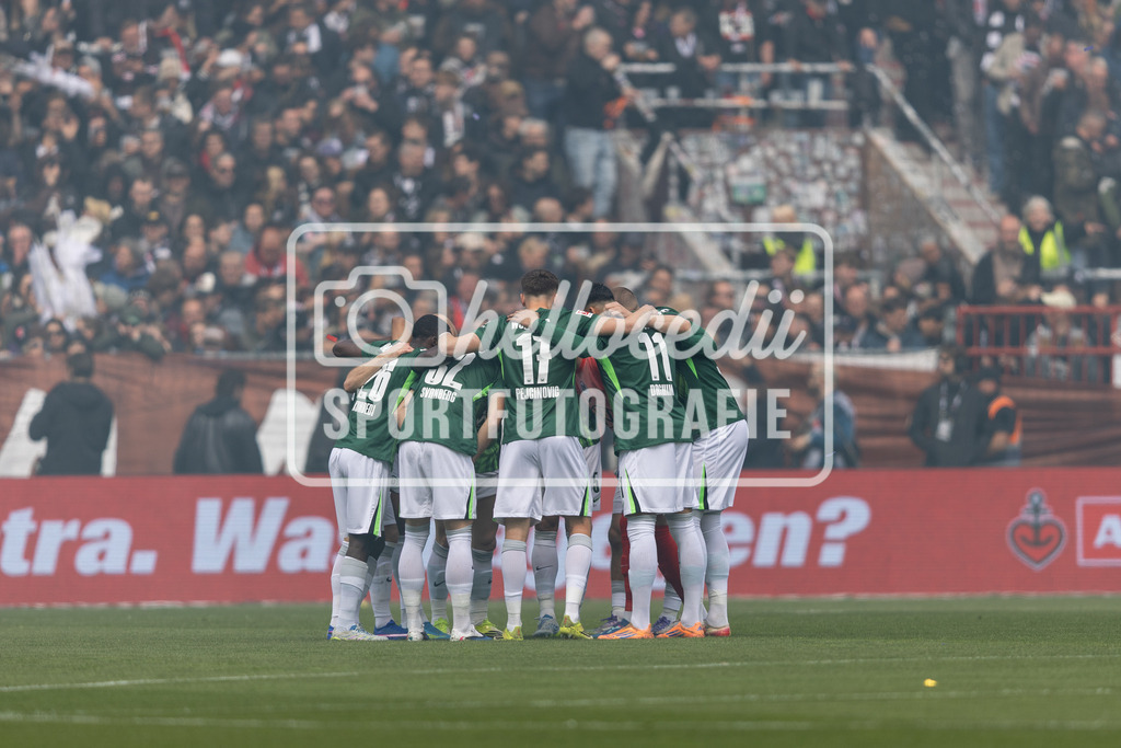 Fußball I Männer I Saison 2025-2026 I Bundesliga I FC St. Pauli - VfL Wolfsburg I 12813 | realhellocedii - Realisiert mit Pictrs.com