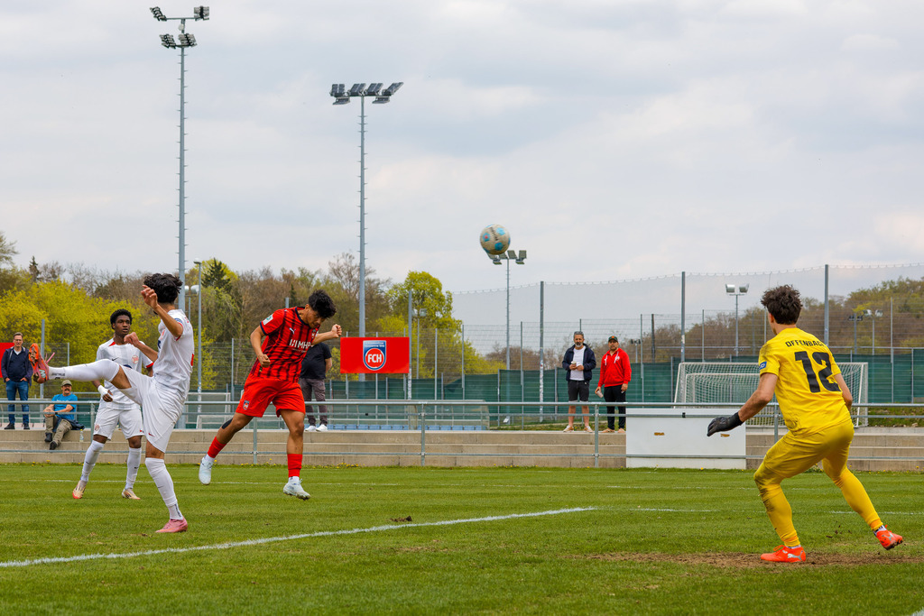 FCHOFK_260418_6-52 | 1.FC Heidenheim 1846 vs. Offenbacher Kickers, Fußball, U17, B-Junioren, NWL, U17-DFB-Nachwusliga, 2025/2026, 10. Spieltag, 18.04.2026 in Heidenheim, Walter-Birkhold-Jugendstadion (Foto: Michael Bulling) - Realisiert mit Pictrs.com