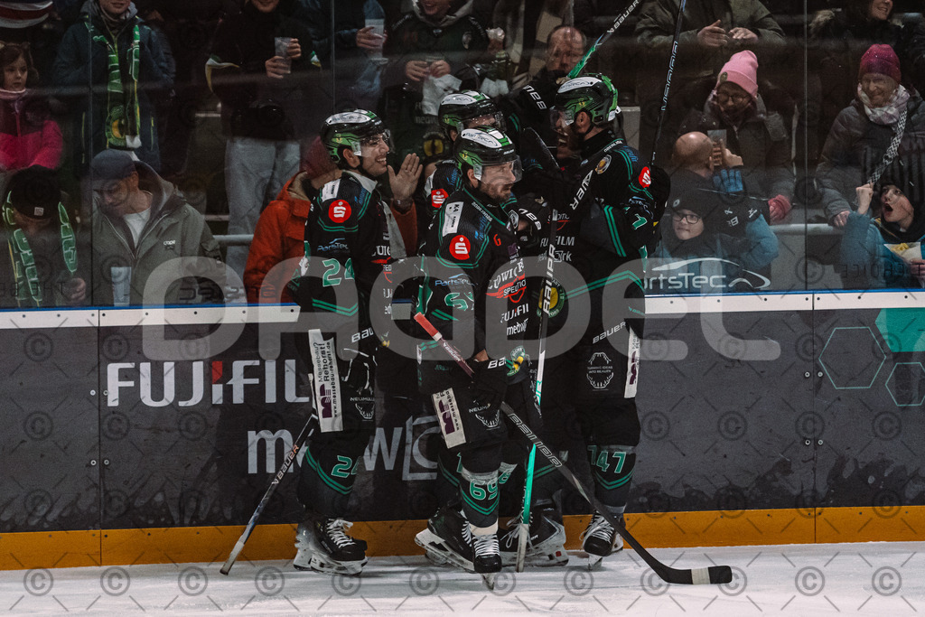 Alligators_vs_Lindau_20_02_2026-23 | Höchstadt Alligators Fotogalerie: Eishockey-Action aus Franken. Professionelle Spielfotos, Portraits & Stadionbilder zum Download. Jetzt entdecken! - Realized with Pictrs.com
