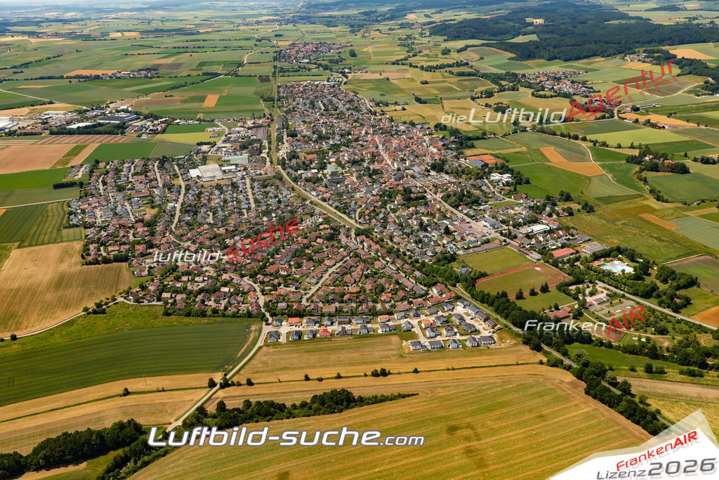 Das Luftbild zeigt :  Geiselhöring - Die Luftaufnahme wurde 2023 vom UL-Flugzeug aus erstellt ( keine Drohne ) - Hochauflösende Luftaufnahme - Für grossformatige Ausdrucke geeignet. Die Geschenkidee !Mit Lizenz und Bildrechte bestellbar