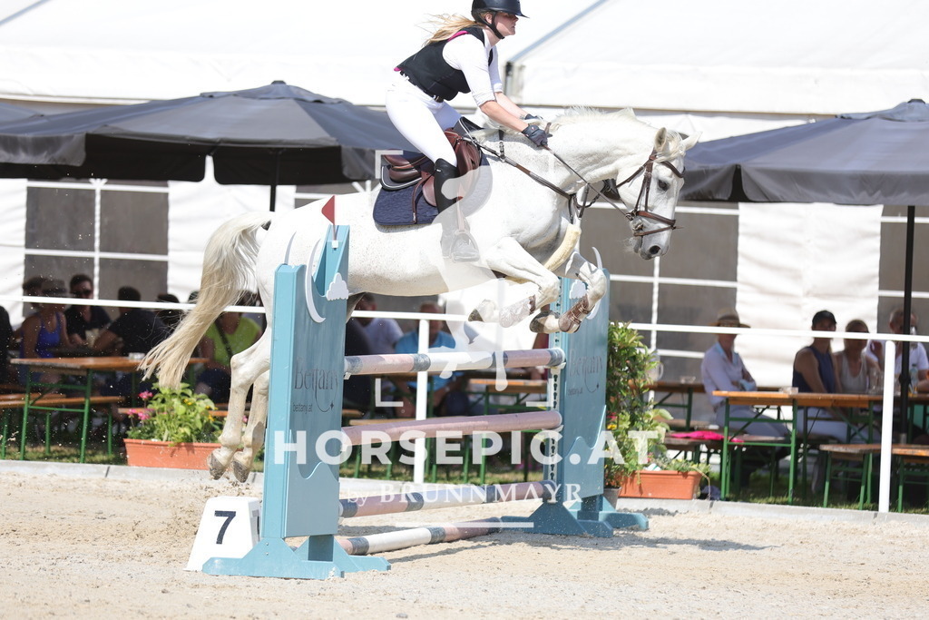 0P6A0665 | Willkommen bei Brunnmayr - Design & Fotografie – Ihrem Spezialisten für Reitturniere und Pferdeveranstaltungen in Oberösterreich, Salzburg und Bayern! Seit über 17 Jahren sind wir leidenschaftlich dabei.