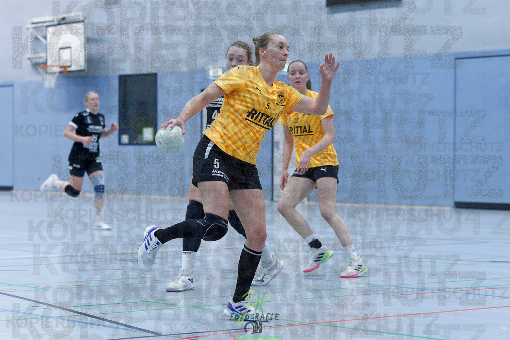 Handball Frauen Oberliga Mitte, HSG Eibelshausen/Ewersbach - HSG Lumdatal | Handball Frauen Oberliga Mitte, HSG Eibelshausen/Ewersbach - HSG Lumdatal am 21.02.2026 in Dietzhölztal-Steinbrücken (Sporthalle am Hammerweiher)Photo © 2026 - Jörg Heinrich - Realisiert mit Pictrs.com