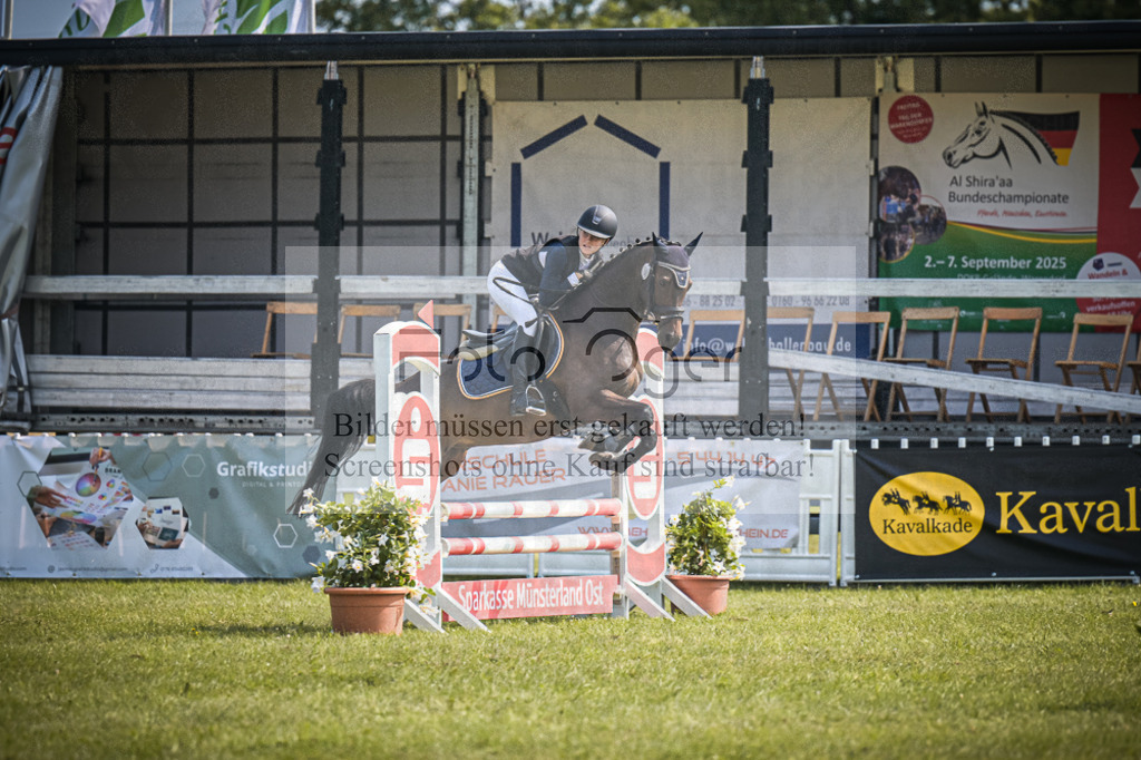 DOS_3513 | Entdecke hochwertige Reitturnierfotos von Foto Oger. Professionell, emotional und authentisch – jetzt Lieblingsmomente im Shop bestellen.Deutschlandweite Turnierfotografie. - Realisiert mit Pictrs.com
