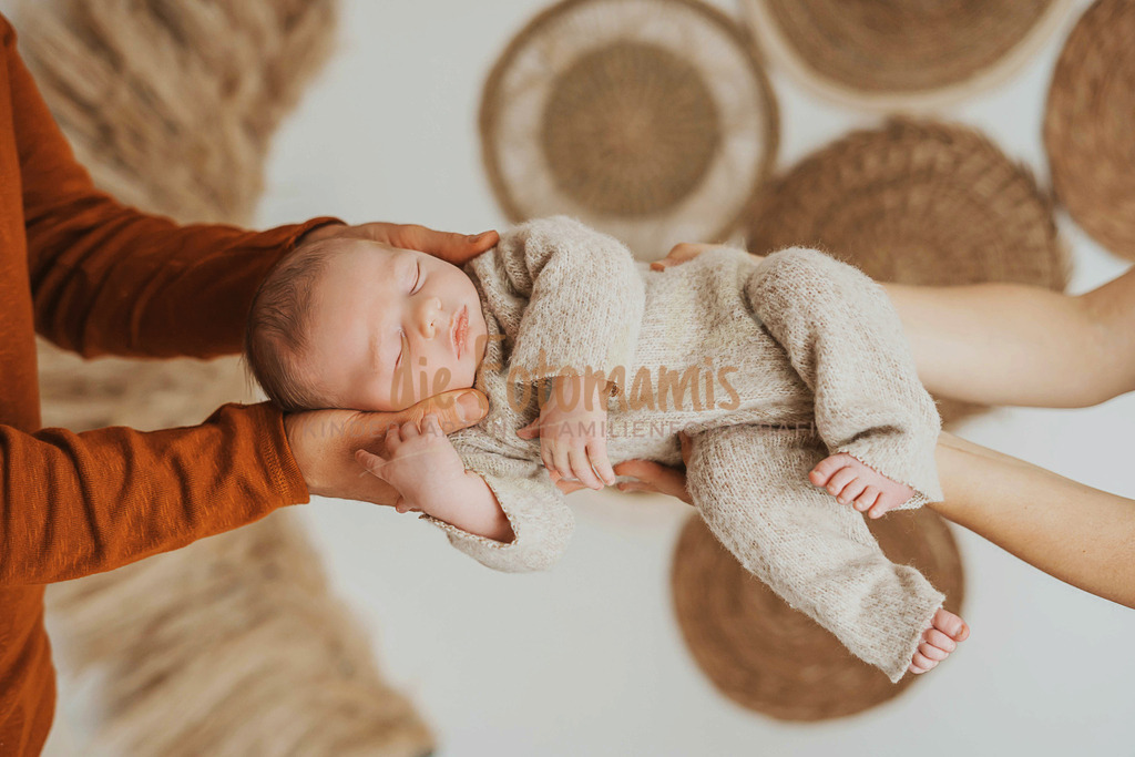 DSC07741-1 | Die Fotomamis – Eure Fotografen für Babybauch-, Neugeborenen-, Familien-, Kindergarten- und Hochzeitsfotografie. Mit Feingefühl, Leidenschaft & Liebe zum Detail.