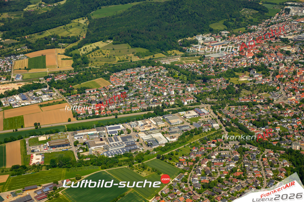 Das Luftbild zeigt Großsüßen Süßen - Die Luftaufnahme wurde 2023 vom UL-Flugzeug aus erstellt ( keine Drohne ) - Hochauflösende Luftaufnahme - Für grossformatige Ausdrucke geeignet. Die Geschenkidee !Mit Lizenz und Bildrechte bestellbar