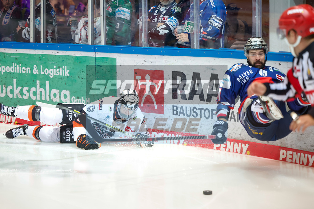 Iserlohn Roosters - Loewen Frankfurt | 
DEL: Iserlohn Roosters - Loewen Frankfurt - Realisiert mit Pictrs.com