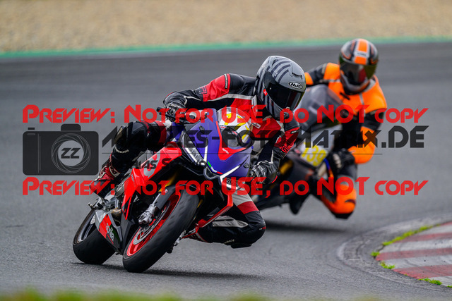 MaZZes_FotoMatrix_240724_6007705_5610 | GELB