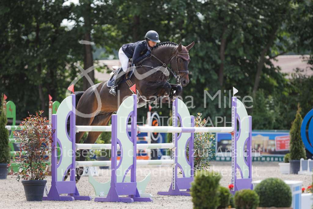 220614_Mühlen_SprPfM-676 | Late Entry Mühlen
Springprüfung Kl.M* 6-8j. Pferde gl. Einlaufprüfung für 6j. Pferde
14.06.2022