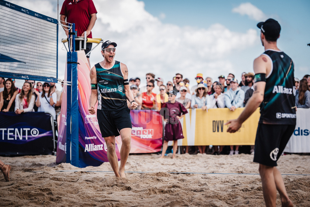 Beachvolleyball | Männer | Deutsche Meisterschaften 2025 Timmendorfer Strand | 06.09.2025 | v.l. Nils Ehlers und Clemens Wickler jubeln